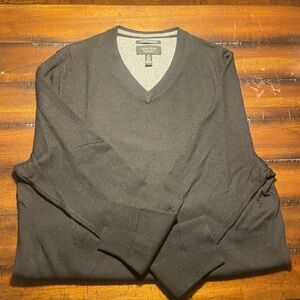 Men’s V-Neck Sweater